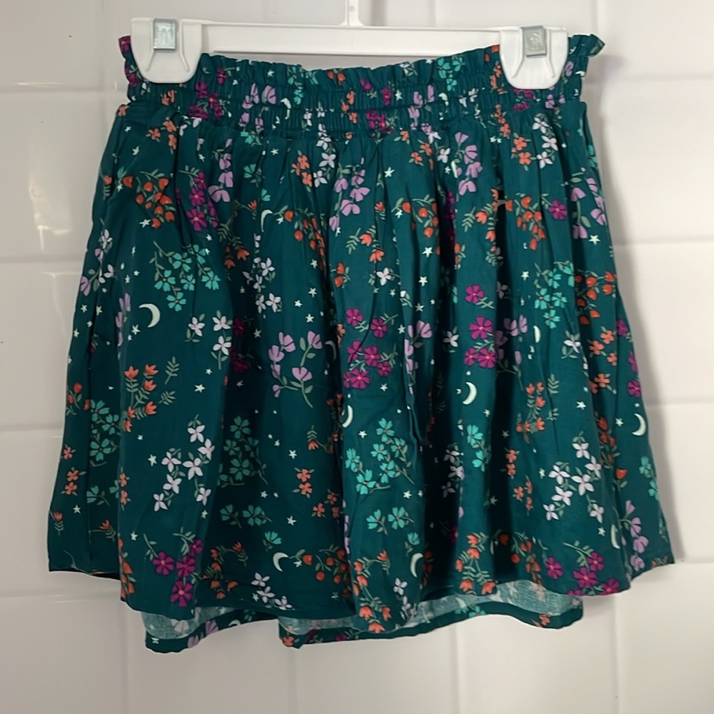 Jumping Beans floral, lining skirt, size 7. Elastic 1 1/2 inches wide waistband